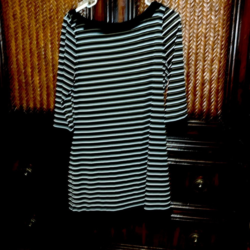 This White House black market dresses super cute